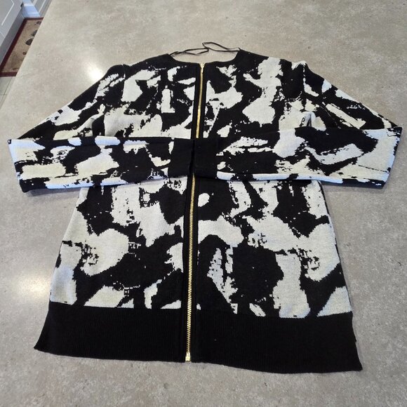 H&M Women's Graphic Print Long Sleeves Knit w/Back Zipper - Black/Cream - SML - Picture 8 of 13